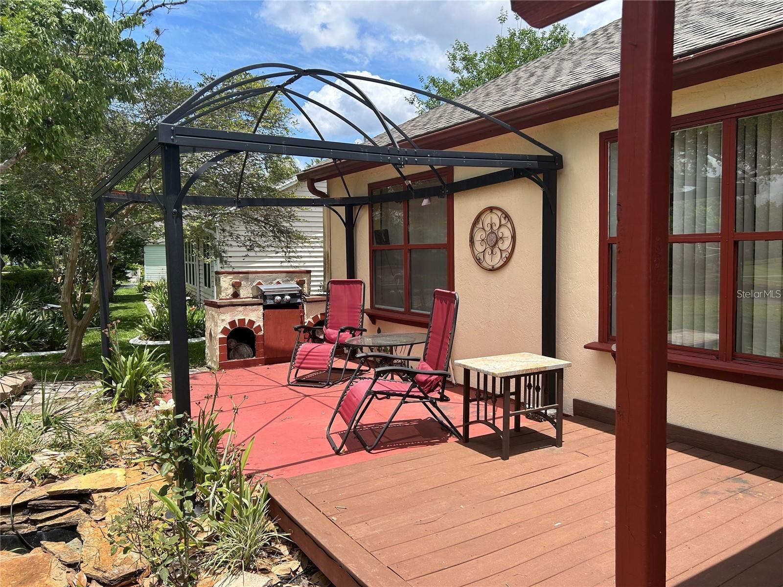 LADY LAKE ORANGE BLOSSOM GARDENS UNIT 16 - Residential