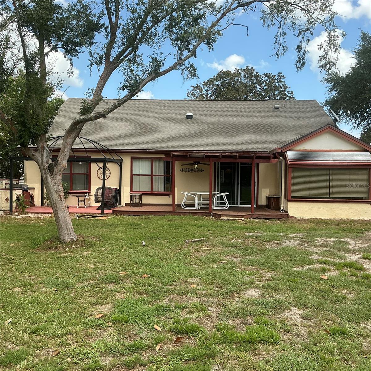 LADY LAKE ORANGE BLOSSOM GARDENS UNIT 16 - Residential