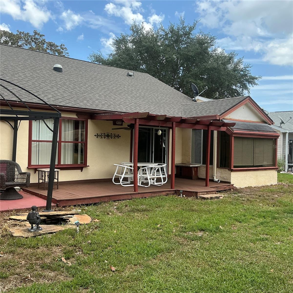 LADY LAKE ORANGE BLOSSOM GARDENS UNIT 16 - Residential