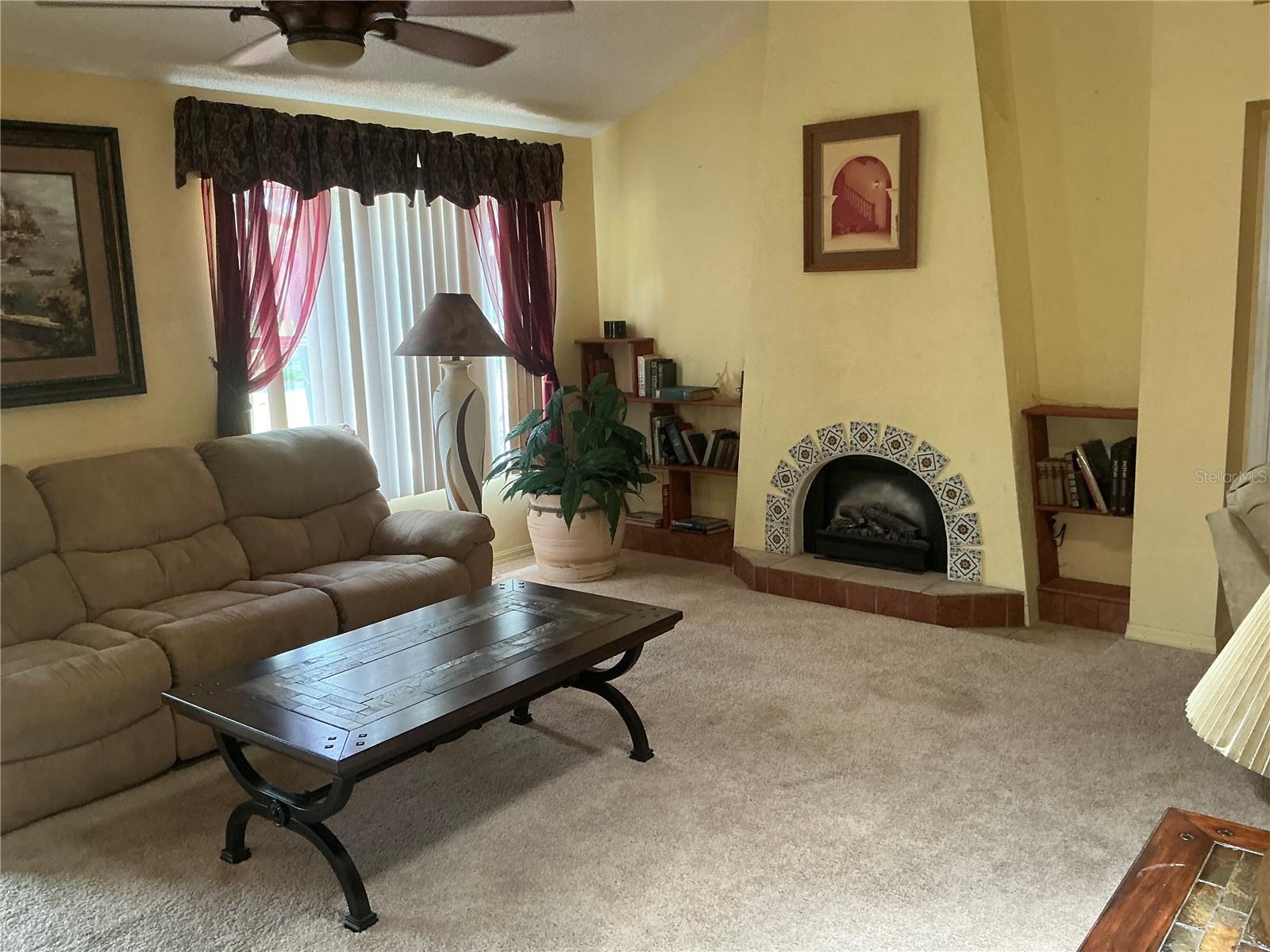 LADY LAKE ORANGE BLOSSOM GARDENS UNIT 16 - Residential