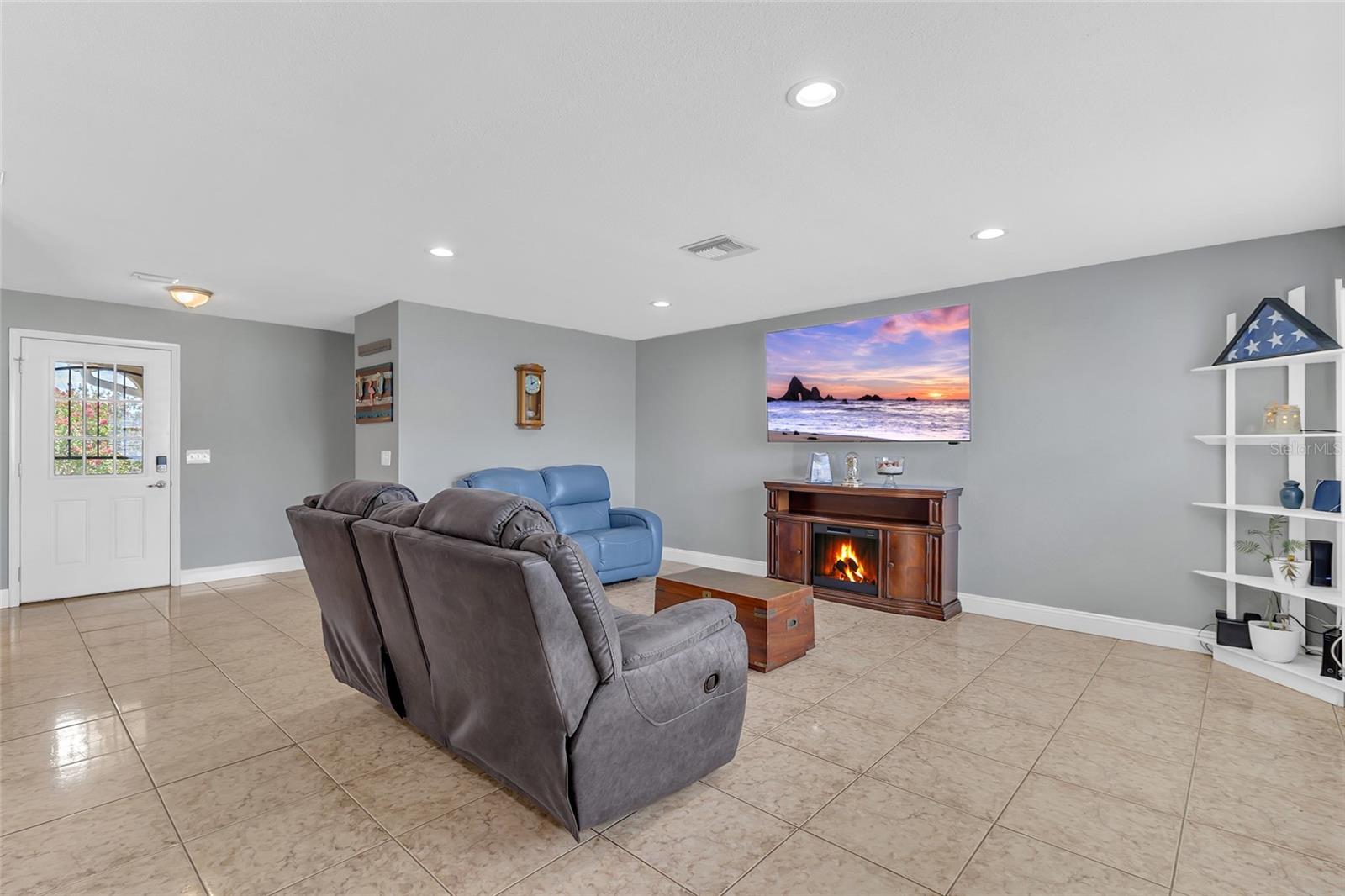 DELTONA LAKES UNIT 07 - Residential