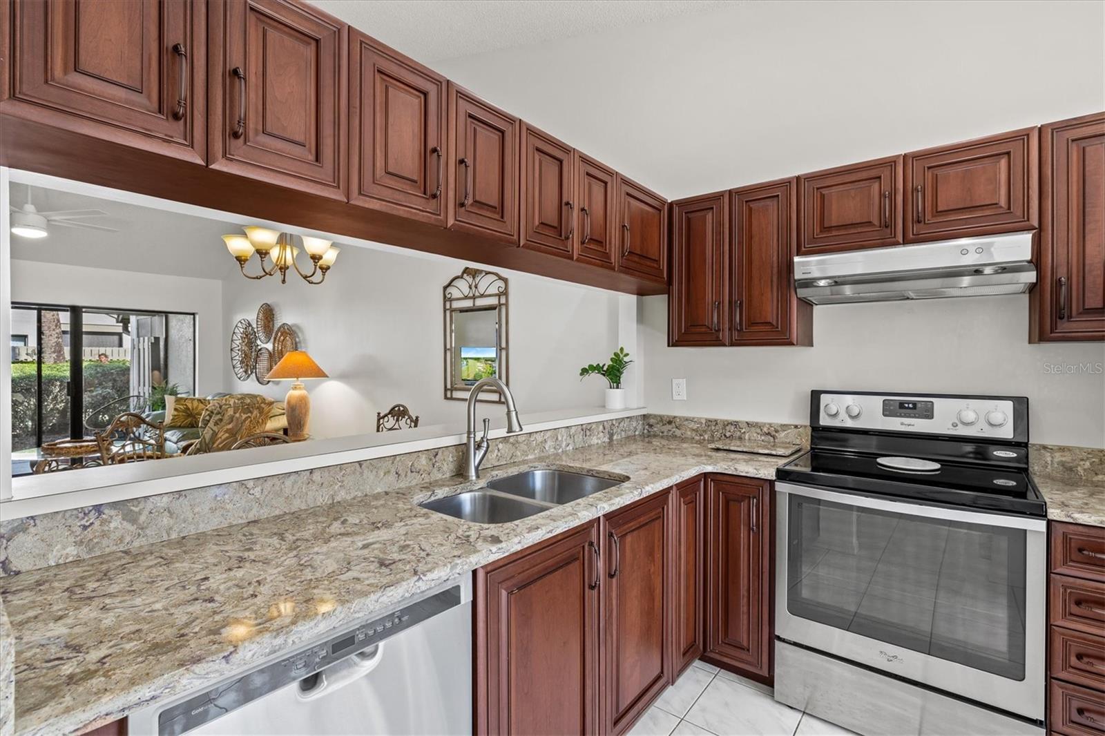 SOMERSET - Residential Lease
