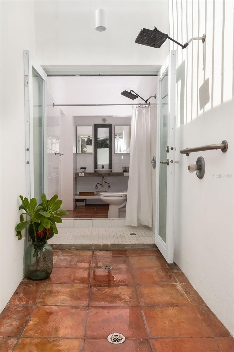 BRAVOS DE BOSTON - Residential