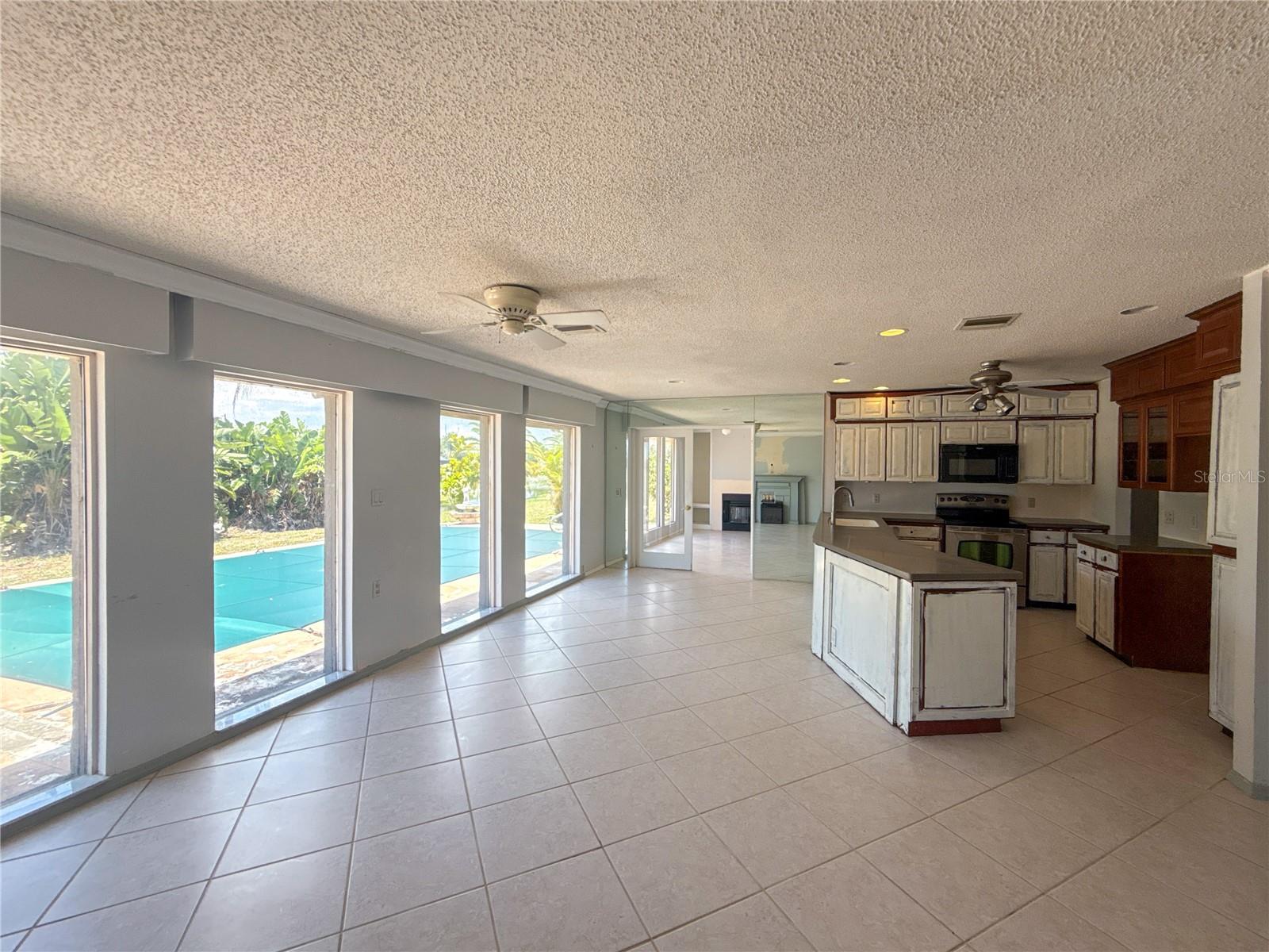ROTONDA WEST PEBBLE BEACH - Residential