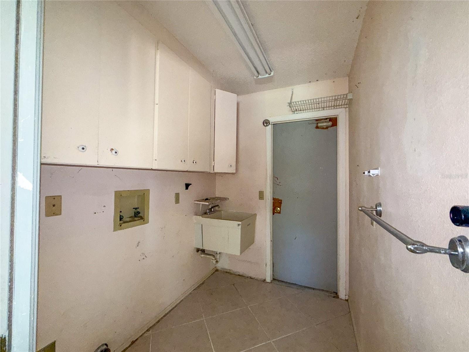ROTONDA WEST PEBBLE BEACH - Residential