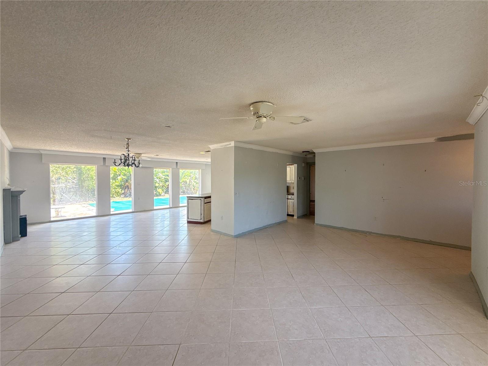 ROTONDA WEST PEBBLE BEACH - Residential