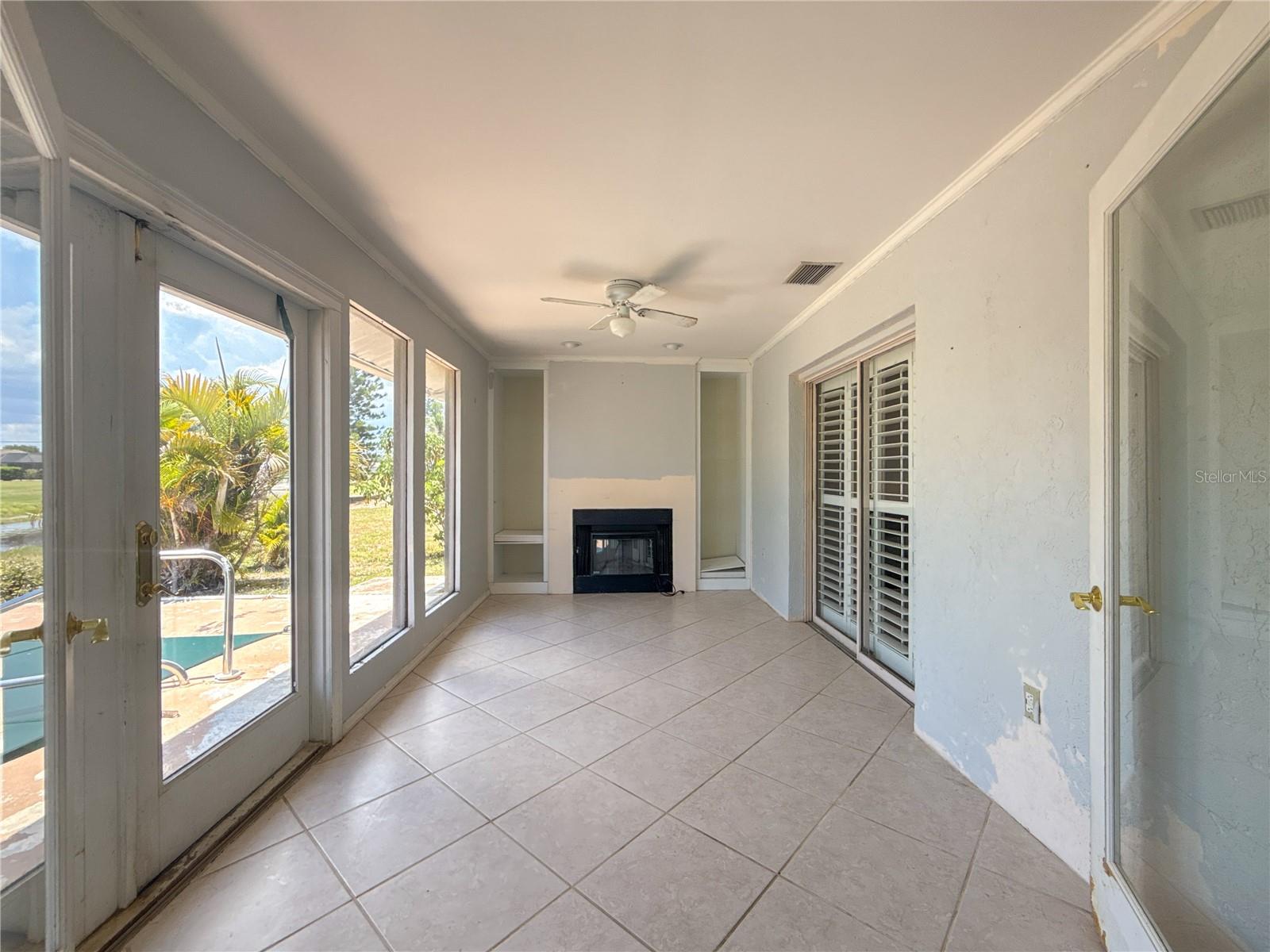 ROTONDA WEST PEBBLE BEACH - Residential