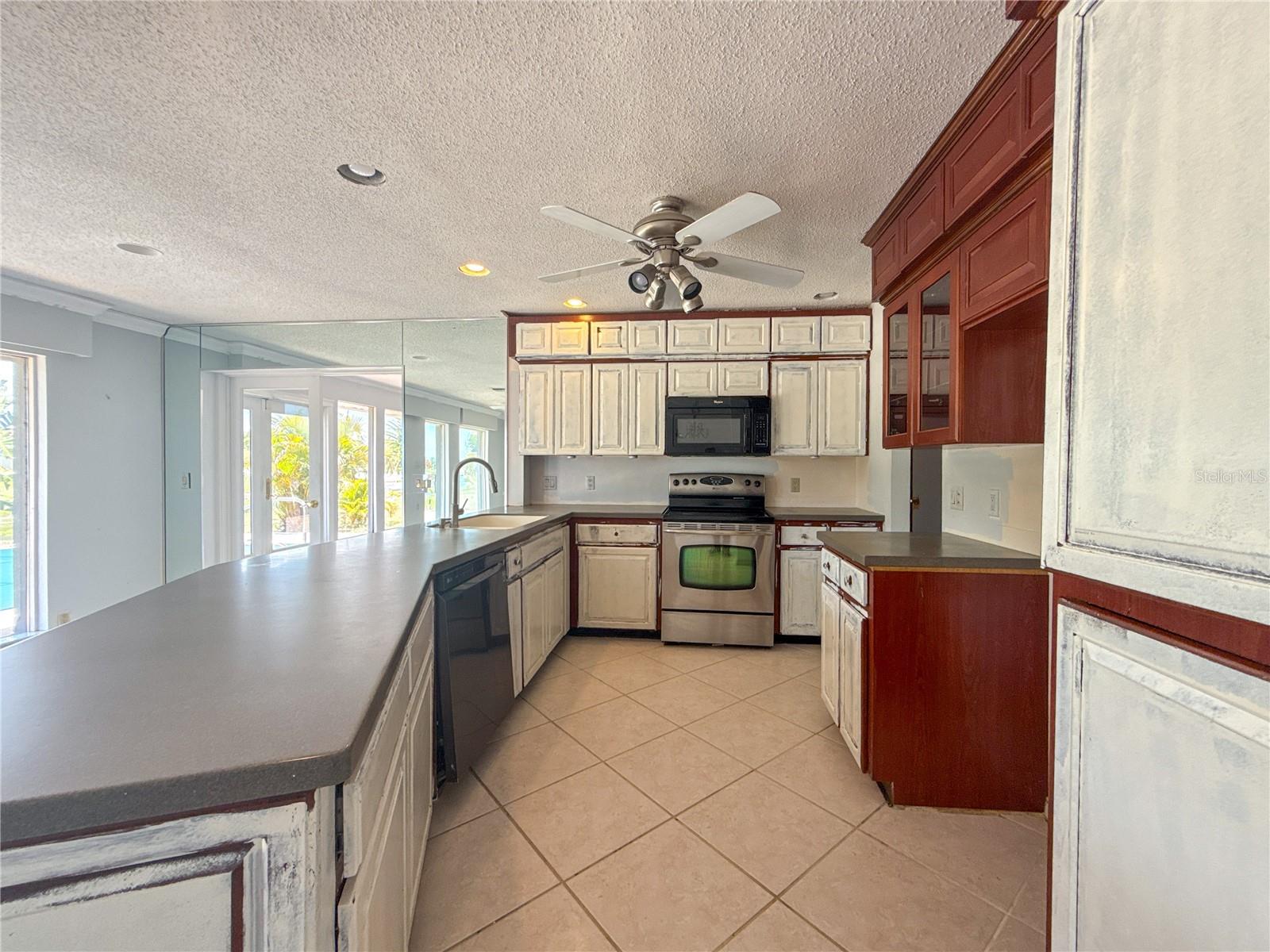 ROTONDA WEST PEBBLE BEACH - Residential