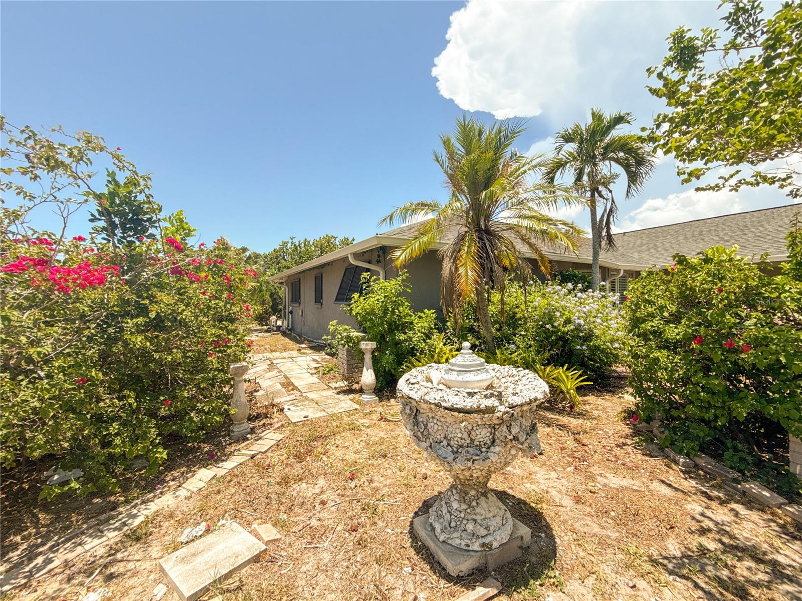 ROTONDA WEST PEBBLE BEACH - Residential