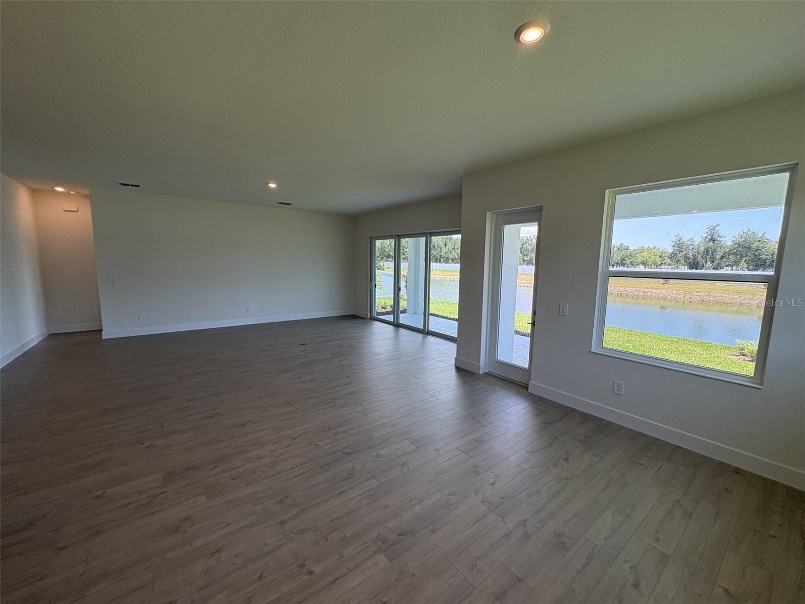 LAKEVIEW CROSSING - Residential