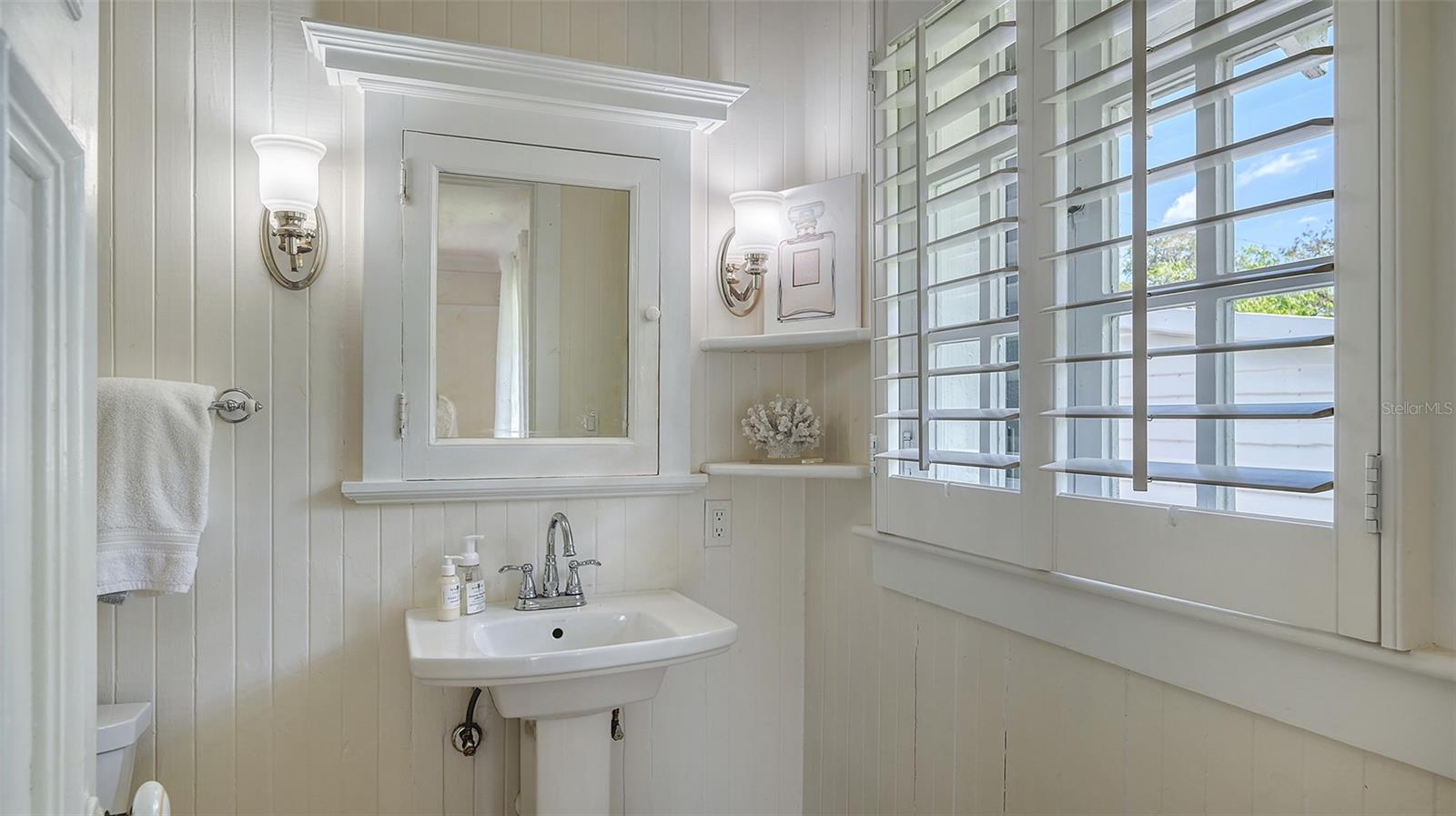 WHITFIELD ESTATES UNIT 1 - Residential