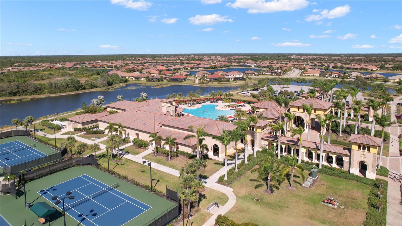 GRAND PARADISO - Residential