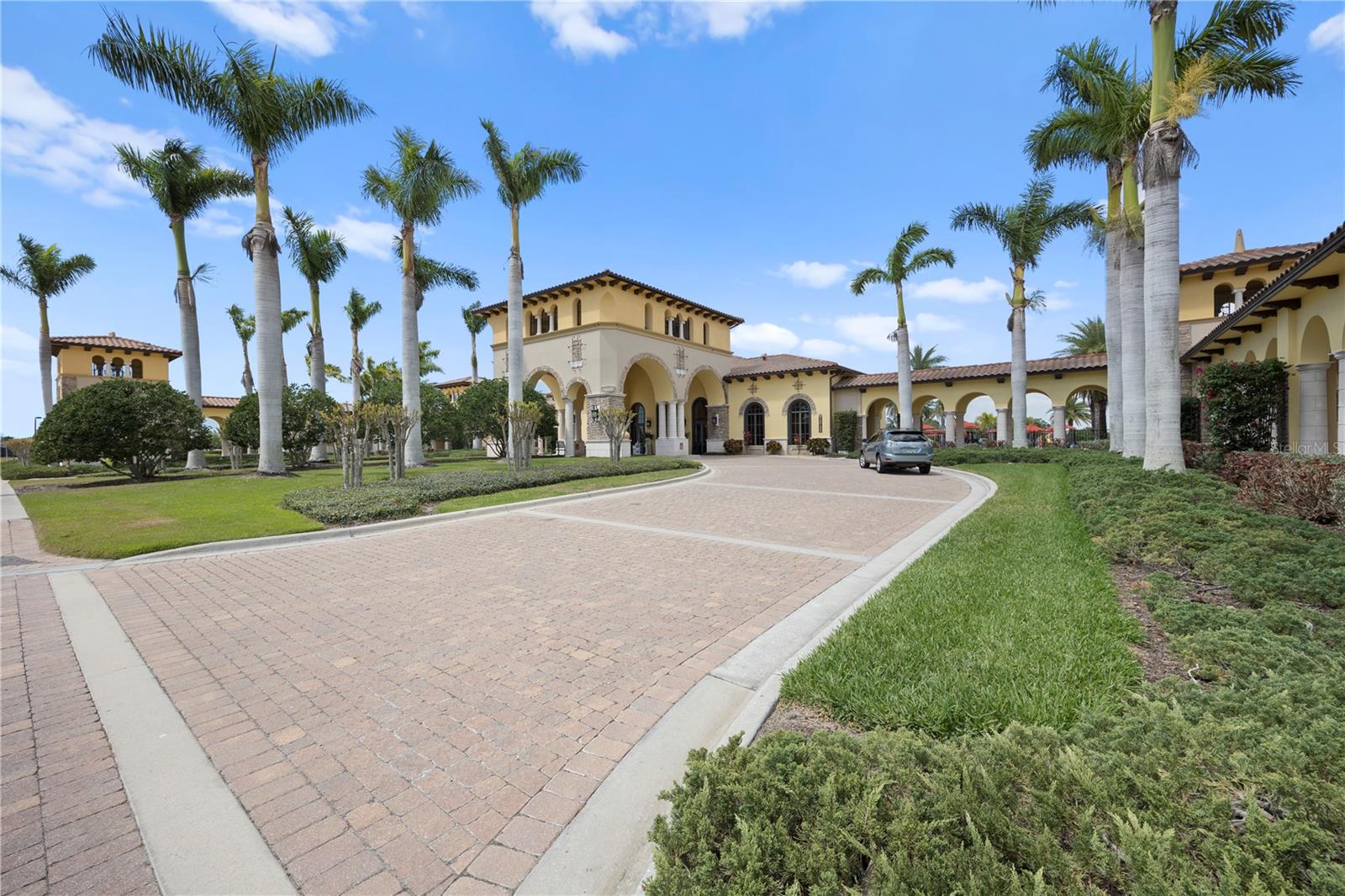 GRAND PARADISO - Residential