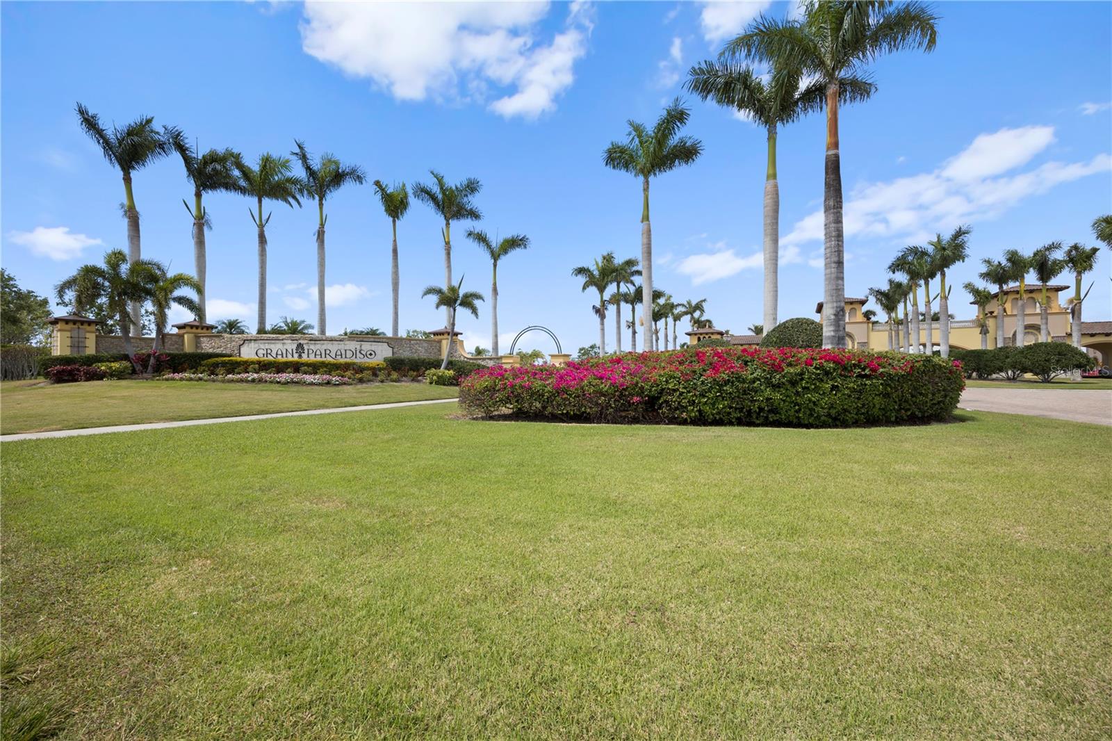 GRAND PARADISO - Residential