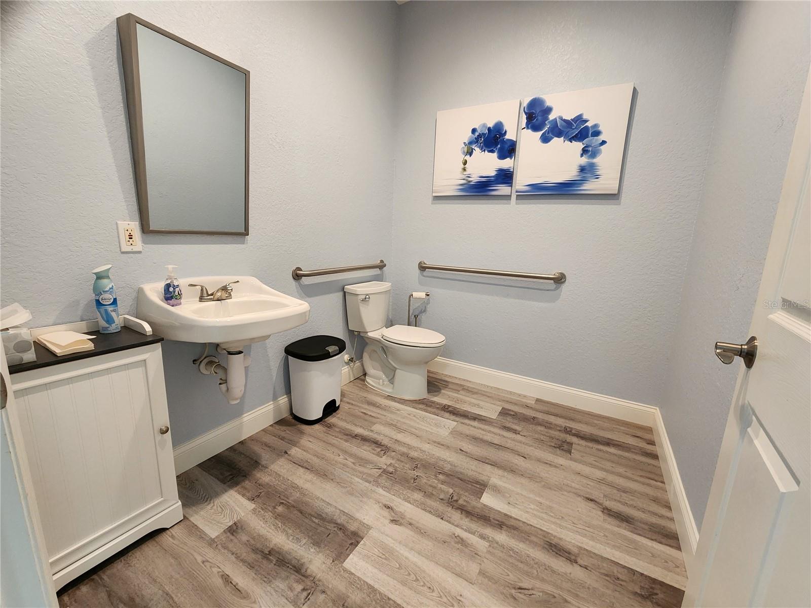 SANTA CRUZ CONDO - Commercial Sale