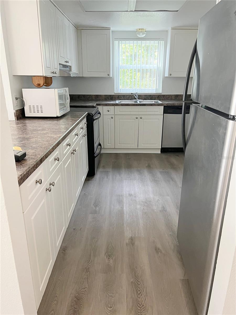 HAWTHORNE VILLAGE - Residential Lease