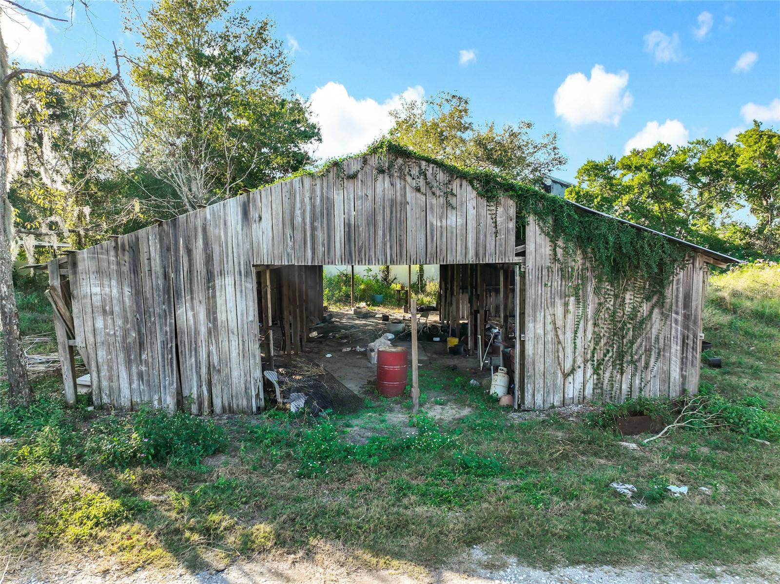 ACREAGE - Land