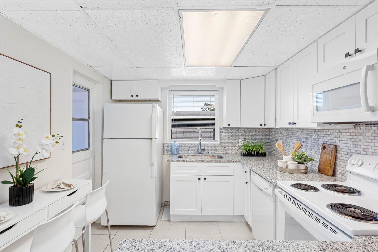 LAKE SHORE ESTATES - Residential