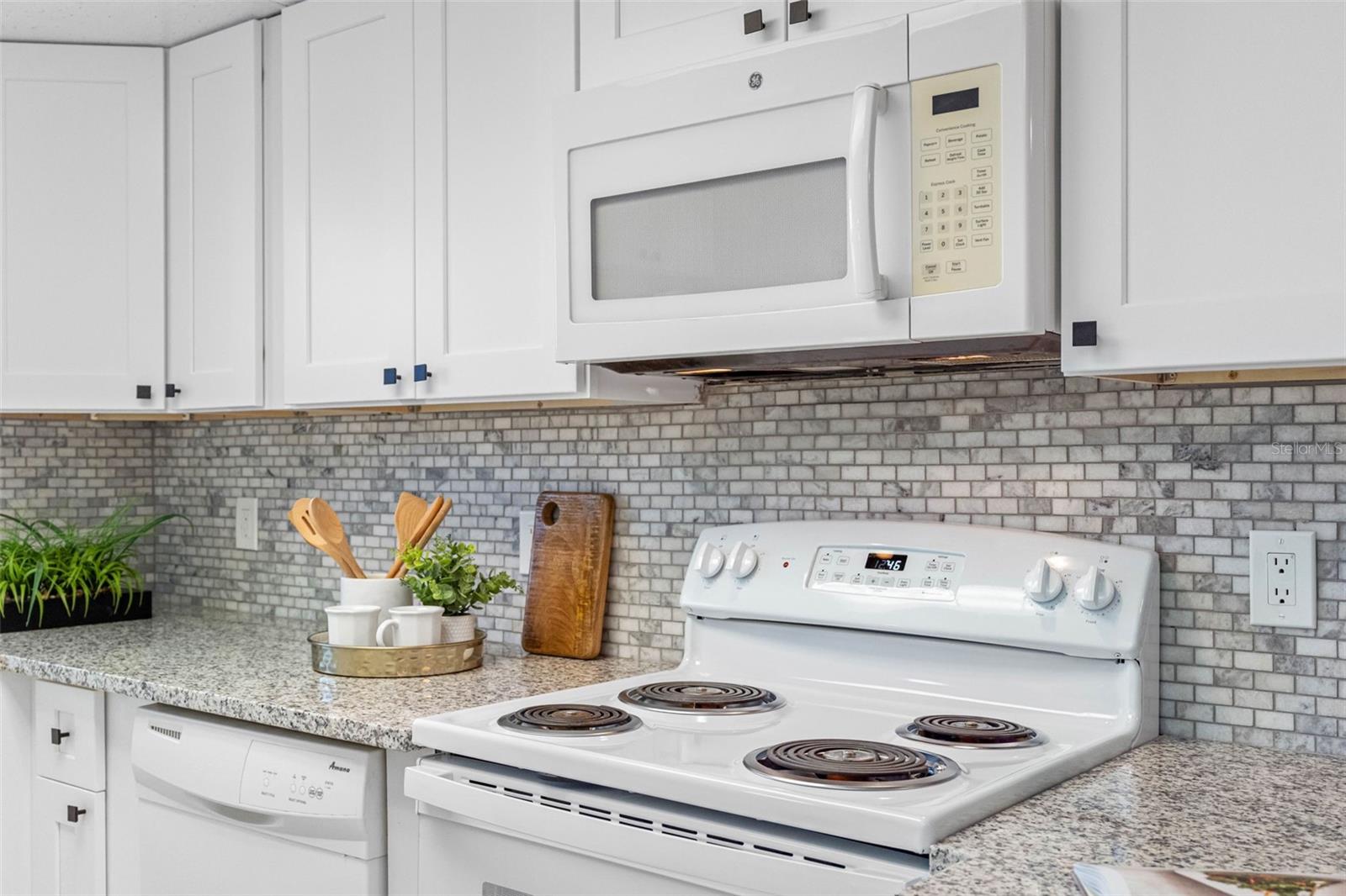 LAKE SHORE ESTATES - Residential
