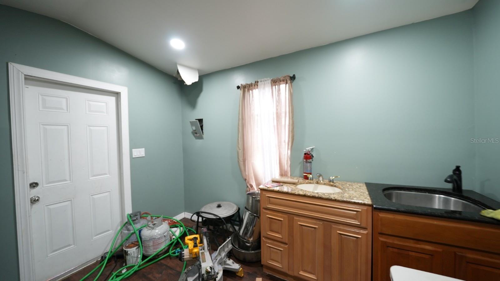 EDGEWOOD - Residential Lease