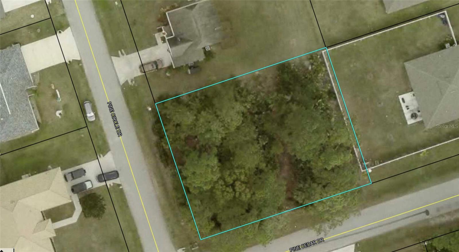 Build your dream home with no HOA on this large oversized corner lot spanning over 12,000 sq. ft. in the desirable Pine Grove area, conveniently located near shopping, beautiful beaches, and great restaurants. Lot is High and dry!