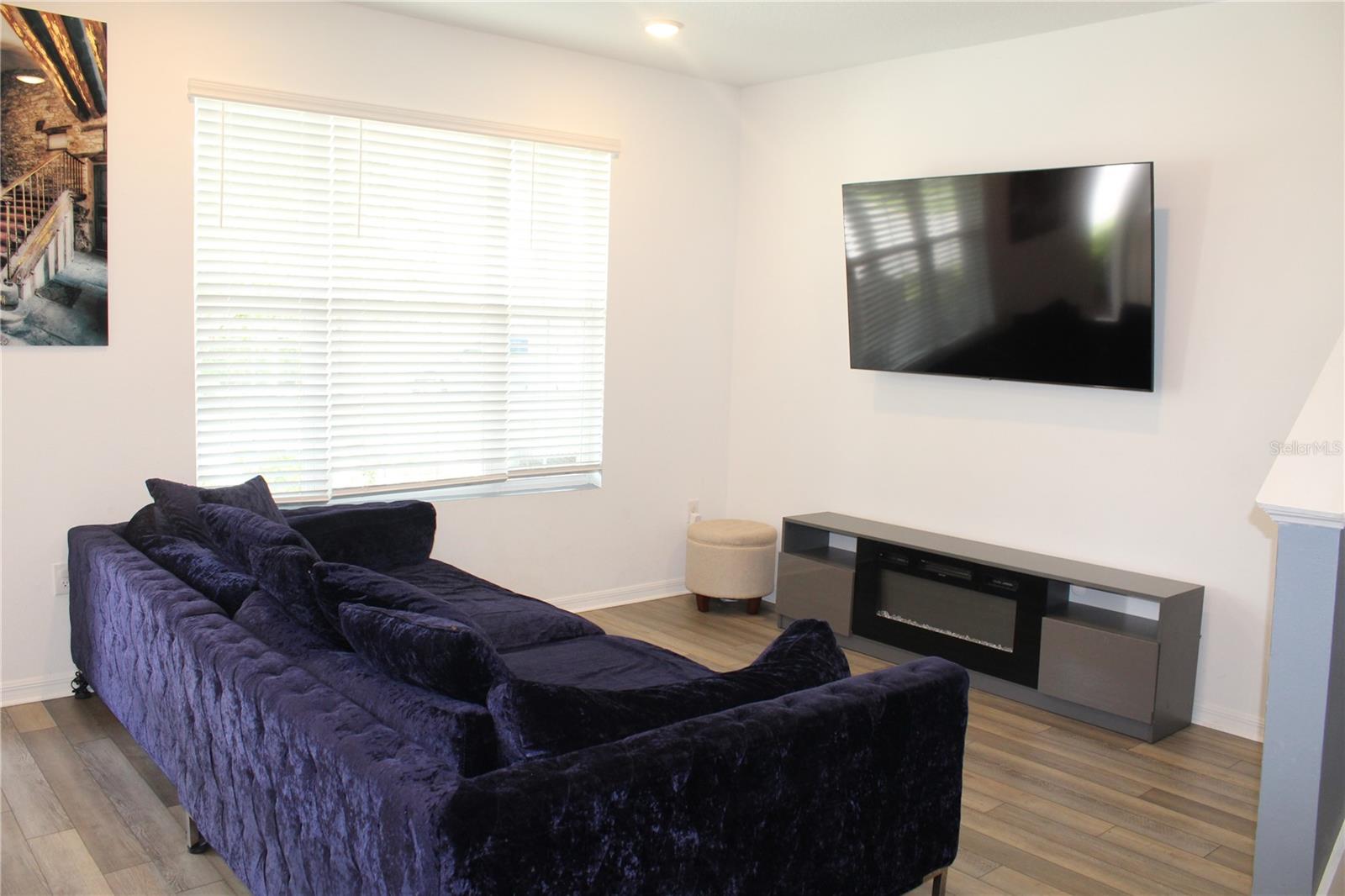 RANDAL WALK - Residential Lease