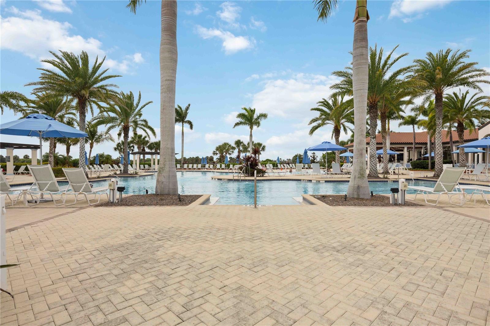 SARASOTA NATIONAL - Residential