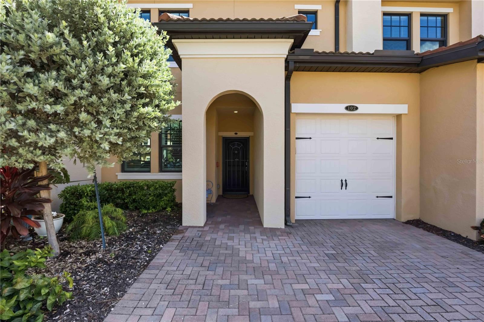 SARASOTA NATIONAL - Residential
