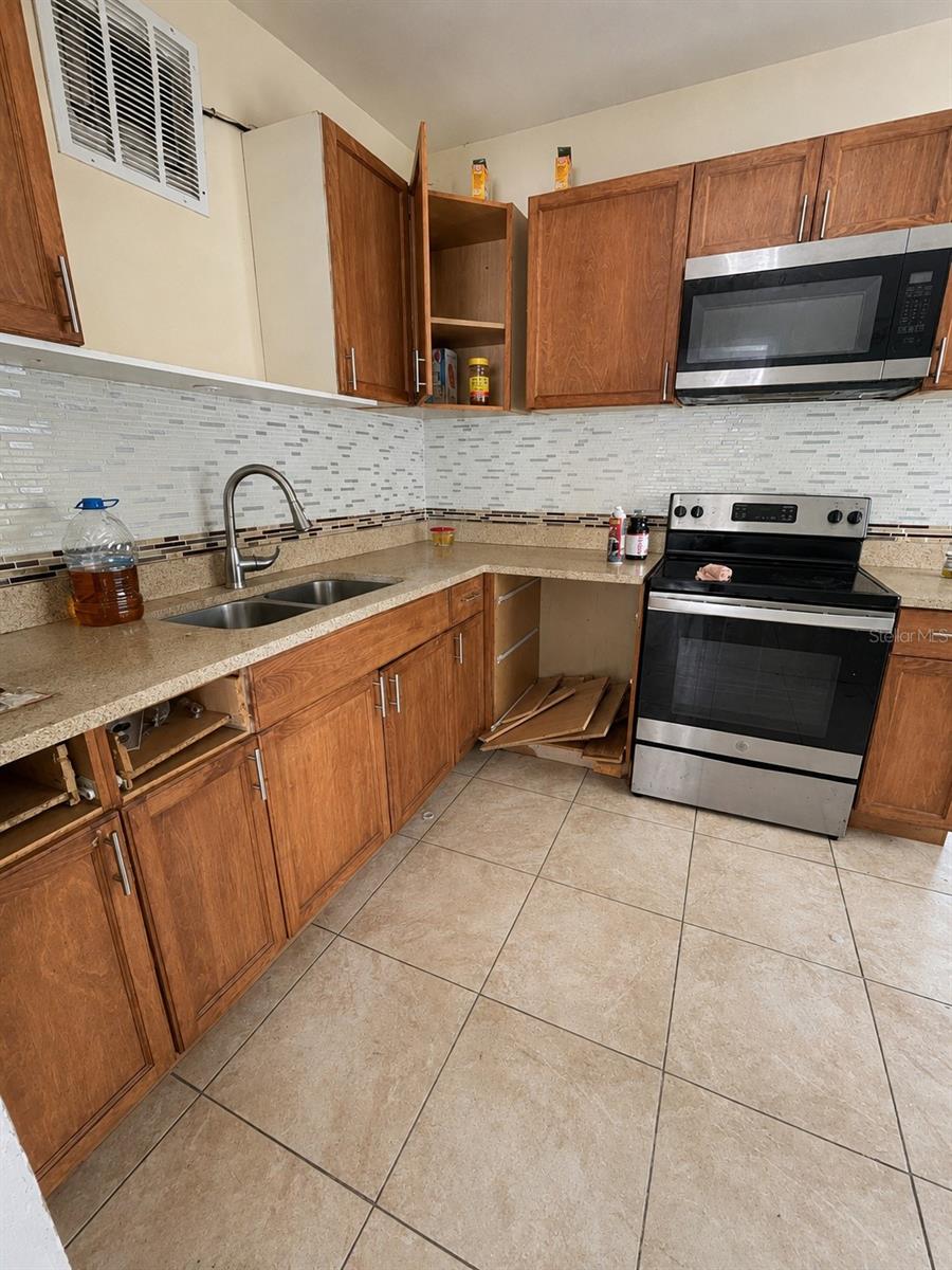 OAK TERRACE - Residential
