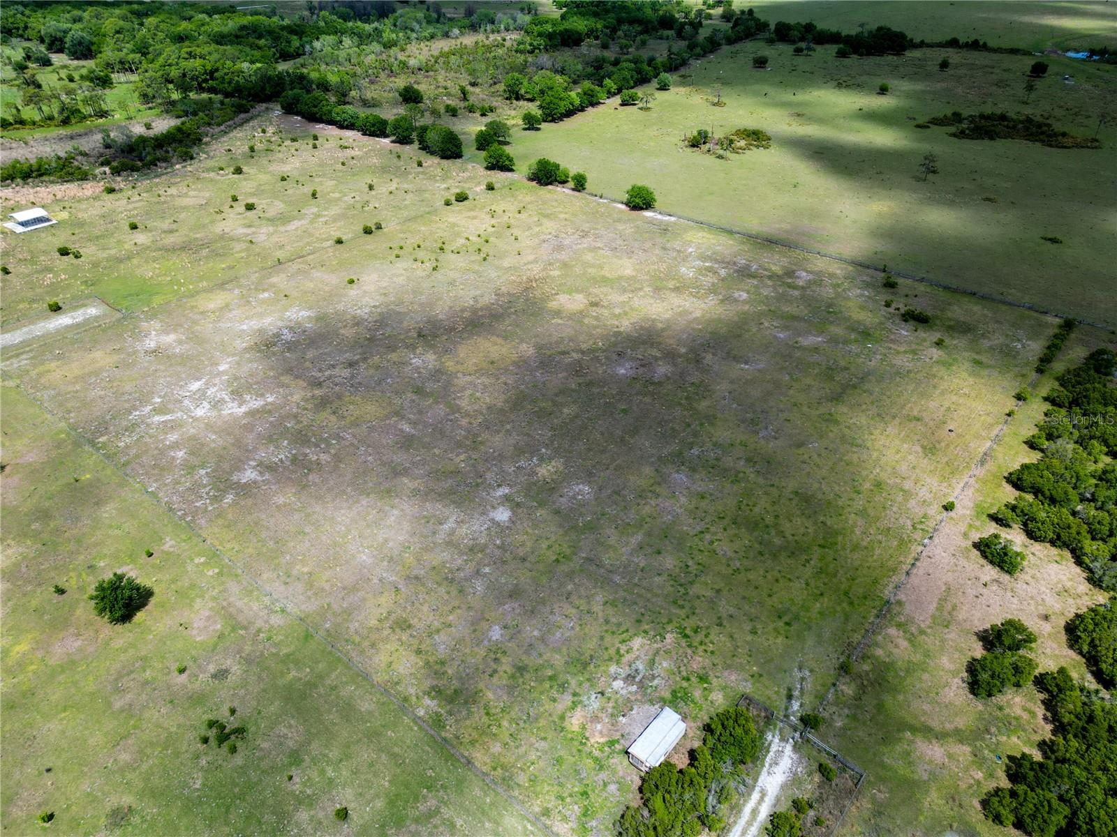 10-acre vacant land opportunity at 707 Chihuahua Rd, Sebring, FL 33870.

Enjoy privacy, open space, and endless potential. those looking for land, flexibility, and peaceful surroundings, with room for animals, recreation, or future expansion.

Great opportunity for buyers seeking space and long-term value