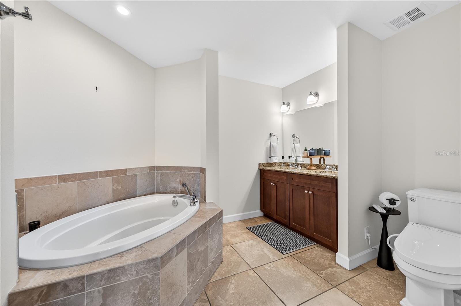 WELLESLEY CONDO - Residential