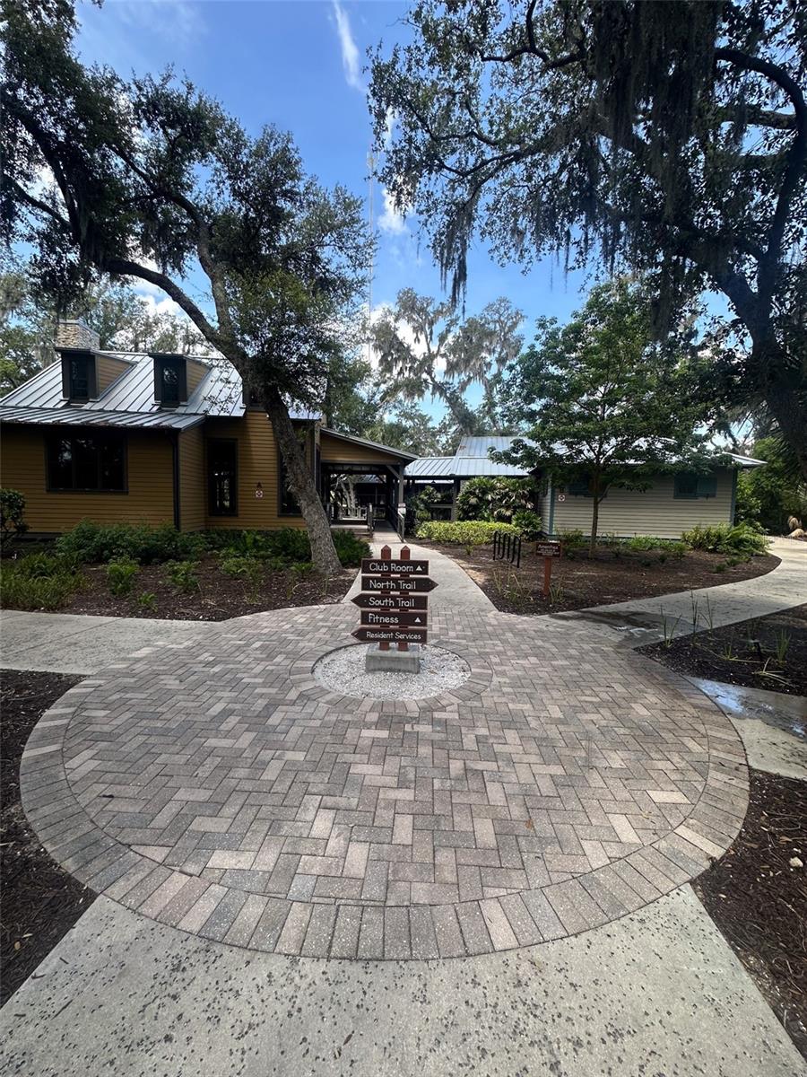 FISHHAWK RANCH WEST TWNHMS - Residential