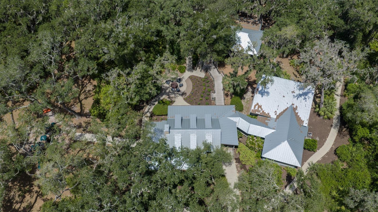 FISHHAWK RANCH WEST TWNHMS - Residential