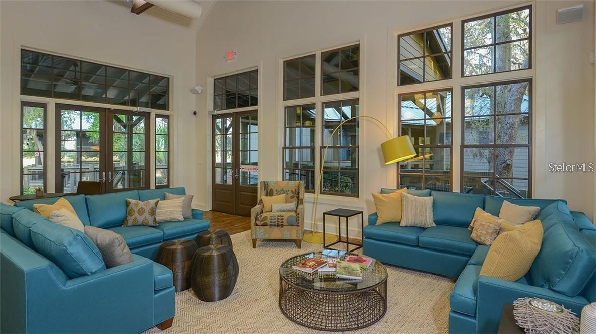FISHHAWK RANCH WEST TWNHMS - Residential