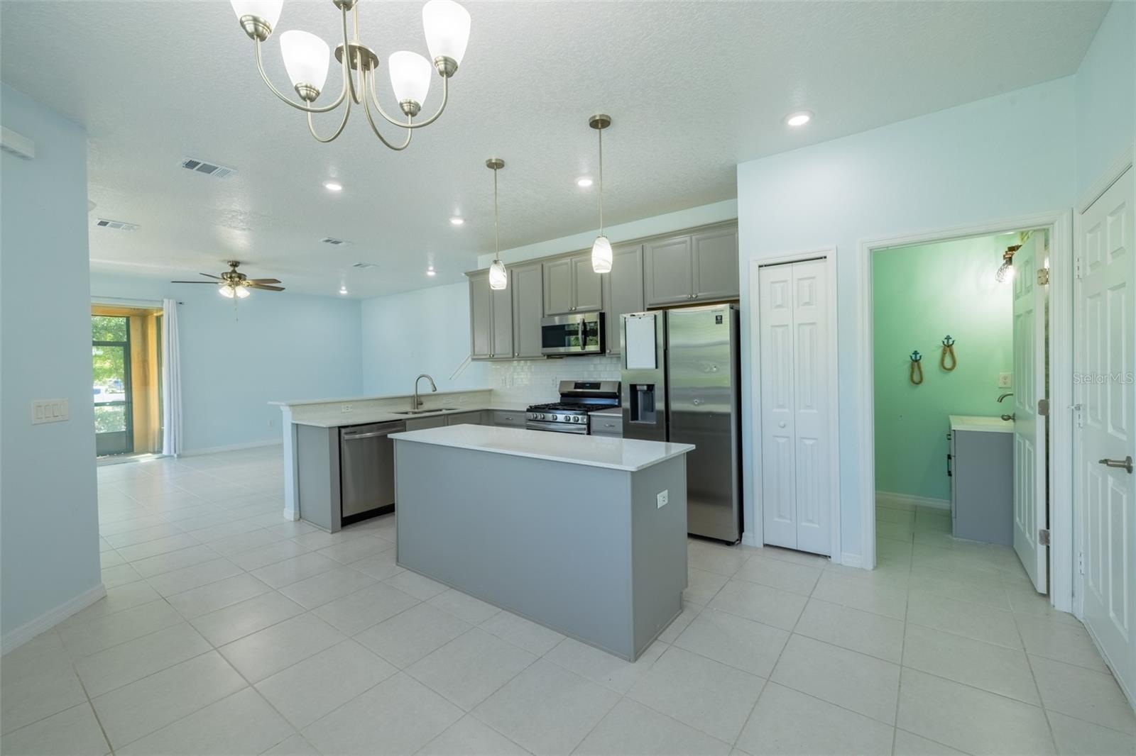 FISHHAWK RANCH WEST TWNHMS - Residential