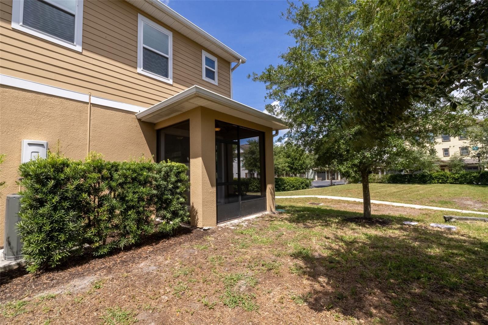 FISHHAWK RANCH WEST TWNHMS - Residential