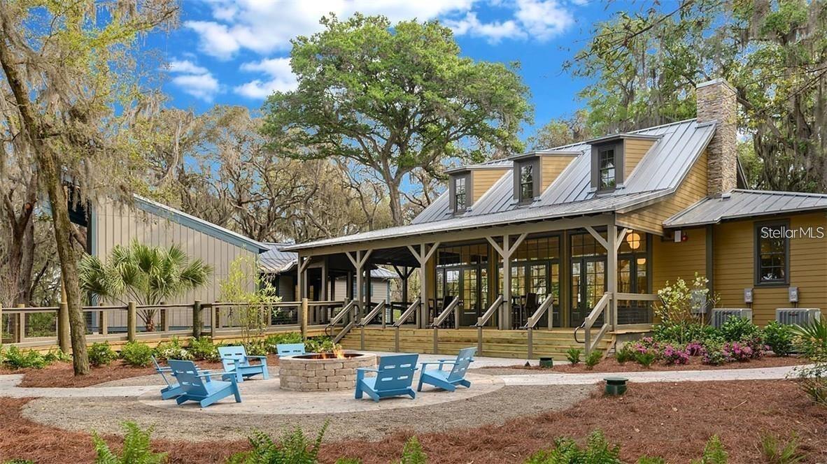 FISHHAWK RANCH WEST TWNHMS - Residential