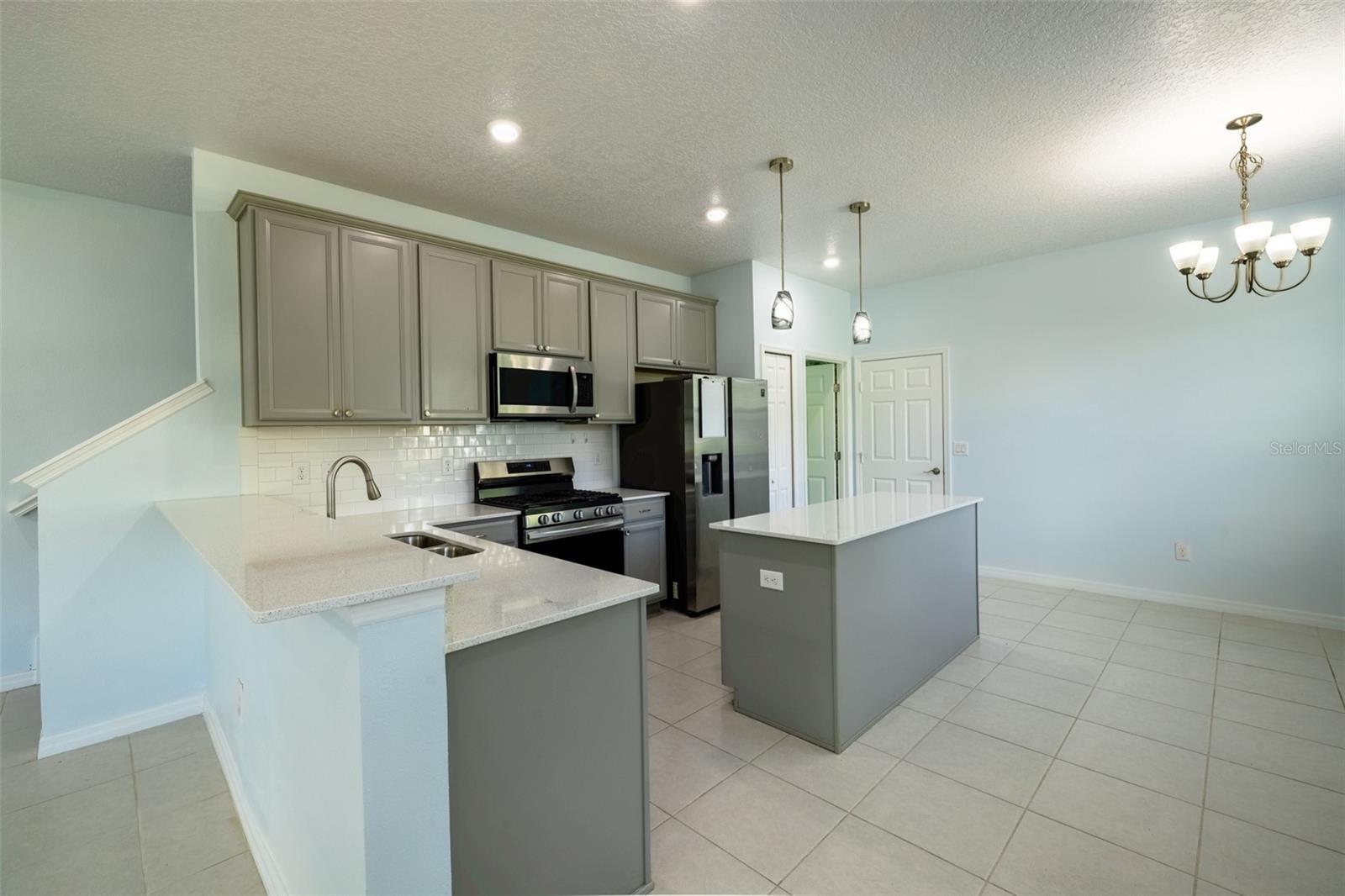 FISHHAWK RANCH WEST TWNHMS - Residential
