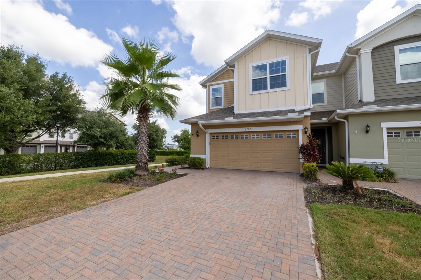 FISHHAWK RANCH WEST TWNHMS - Residential
