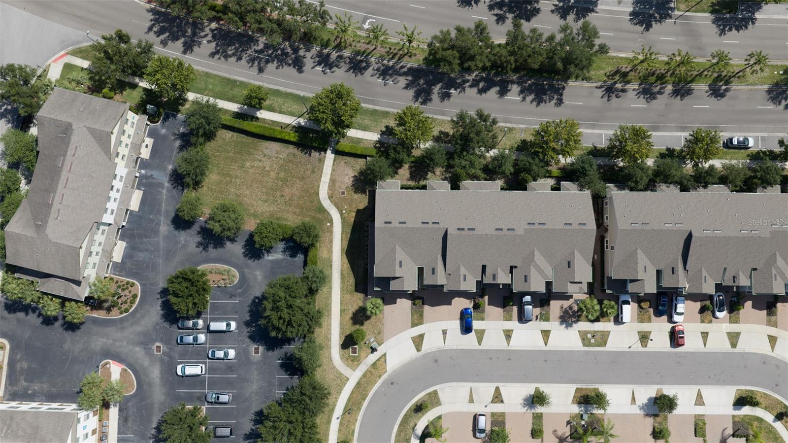 FISHHAWK RANCH WEST TWNHMS - Residential