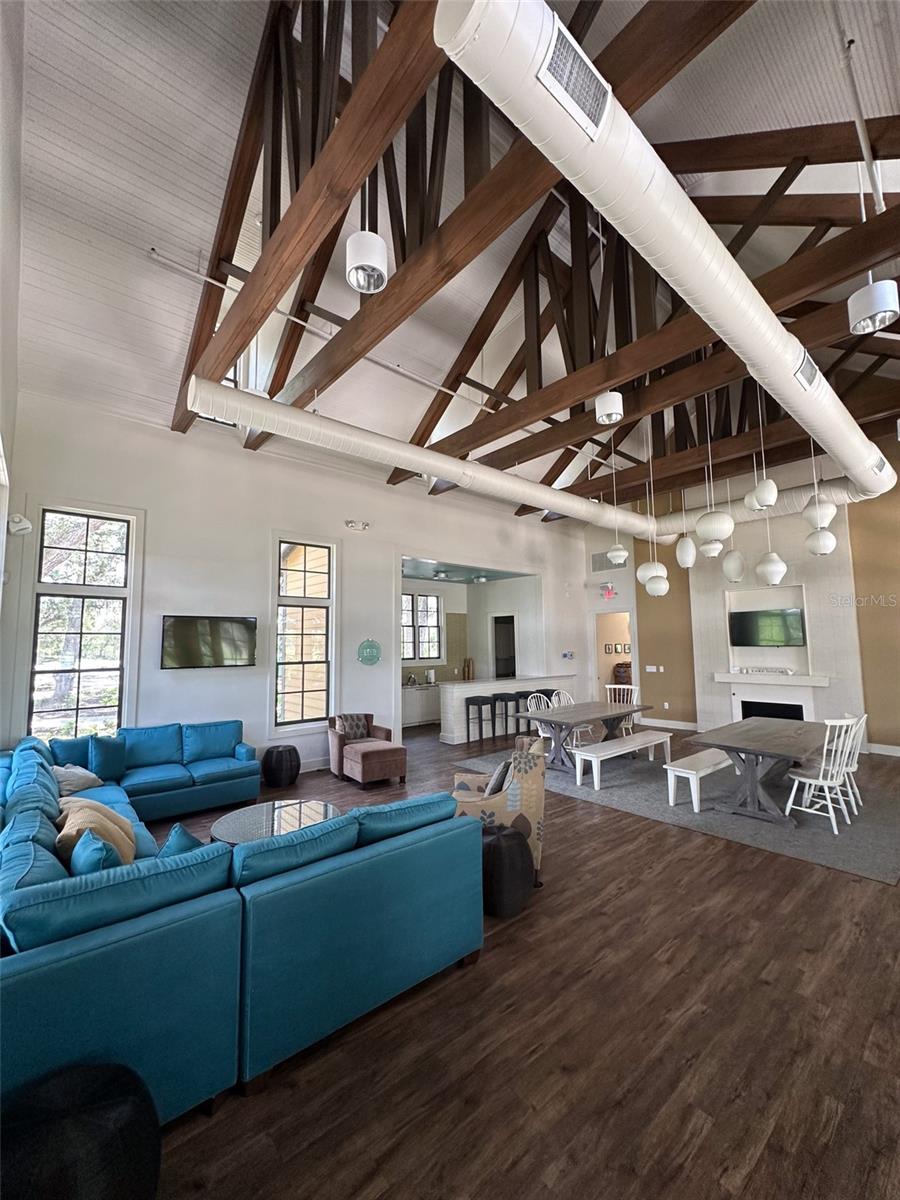 FISHHAWK RANCH WEST TWNHMS - Residential