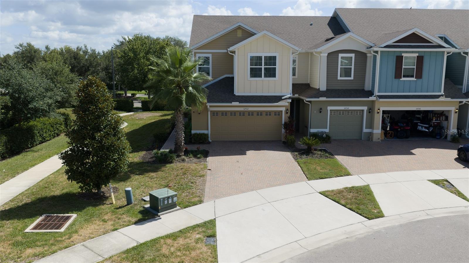 FISHHAWK RANCH WEST TWNHMS - Residential