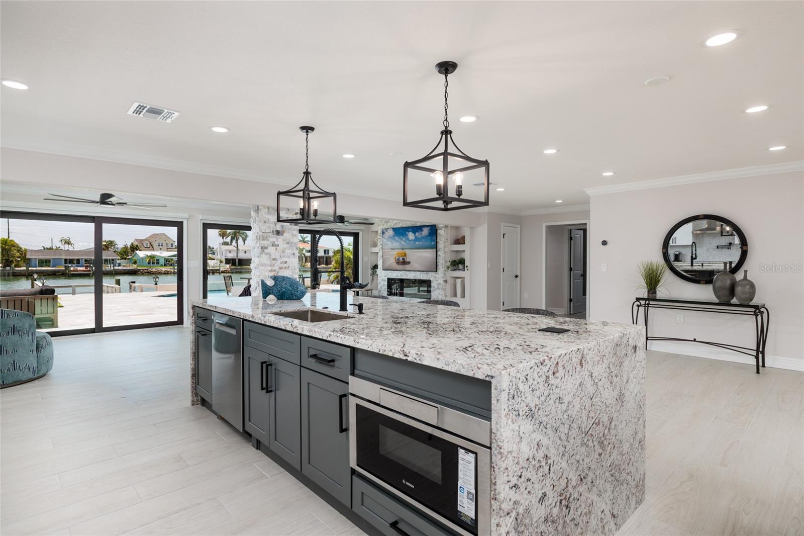 CAPRI ISLE - Residential