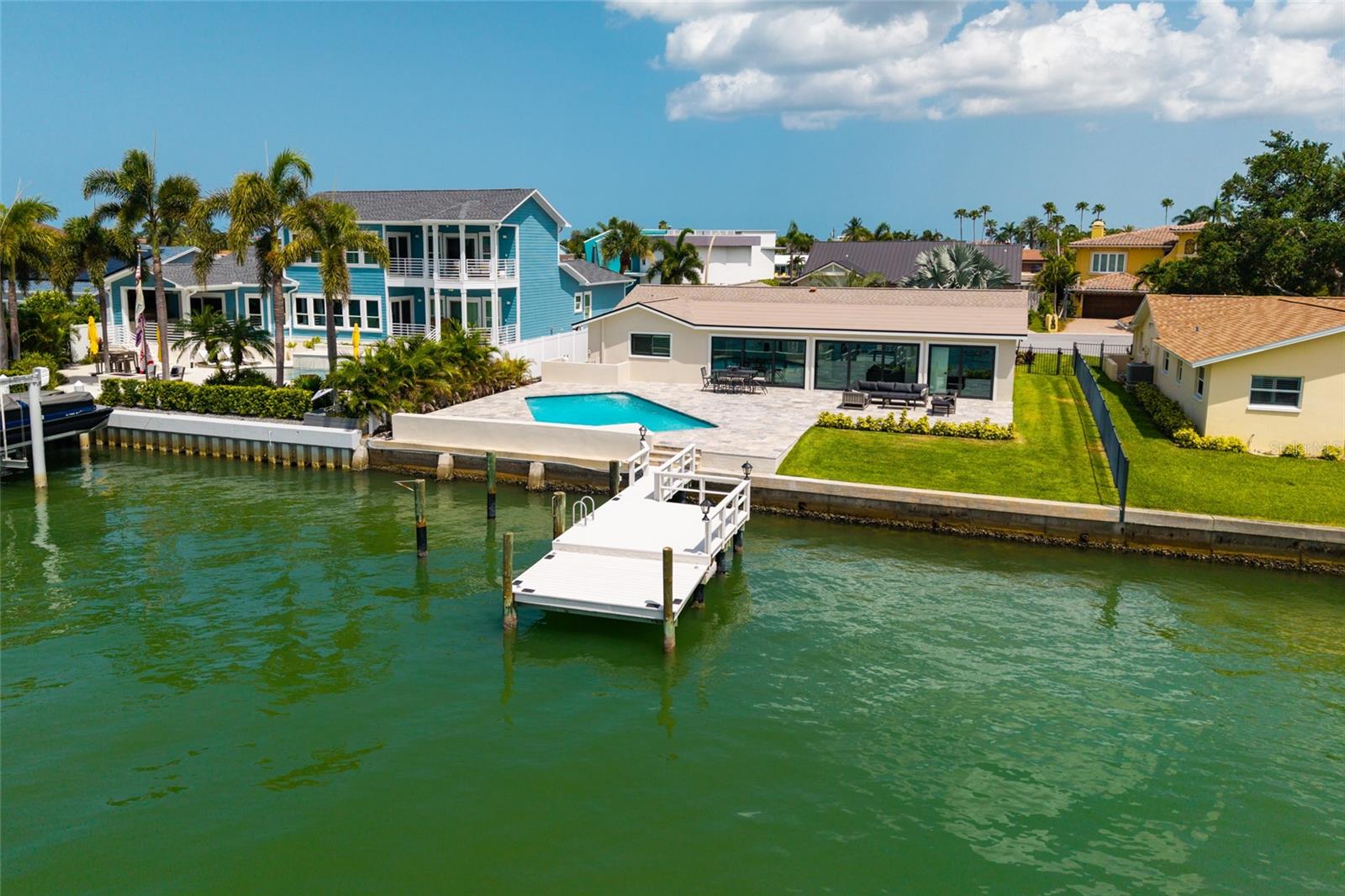 CAPRI ISLE - Residential