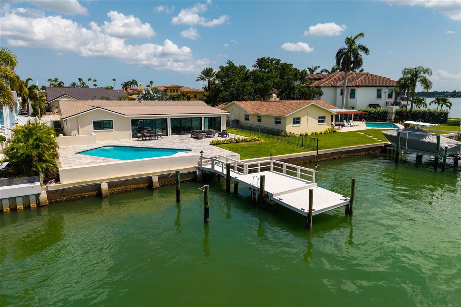 CAPRI ISLE - Residential