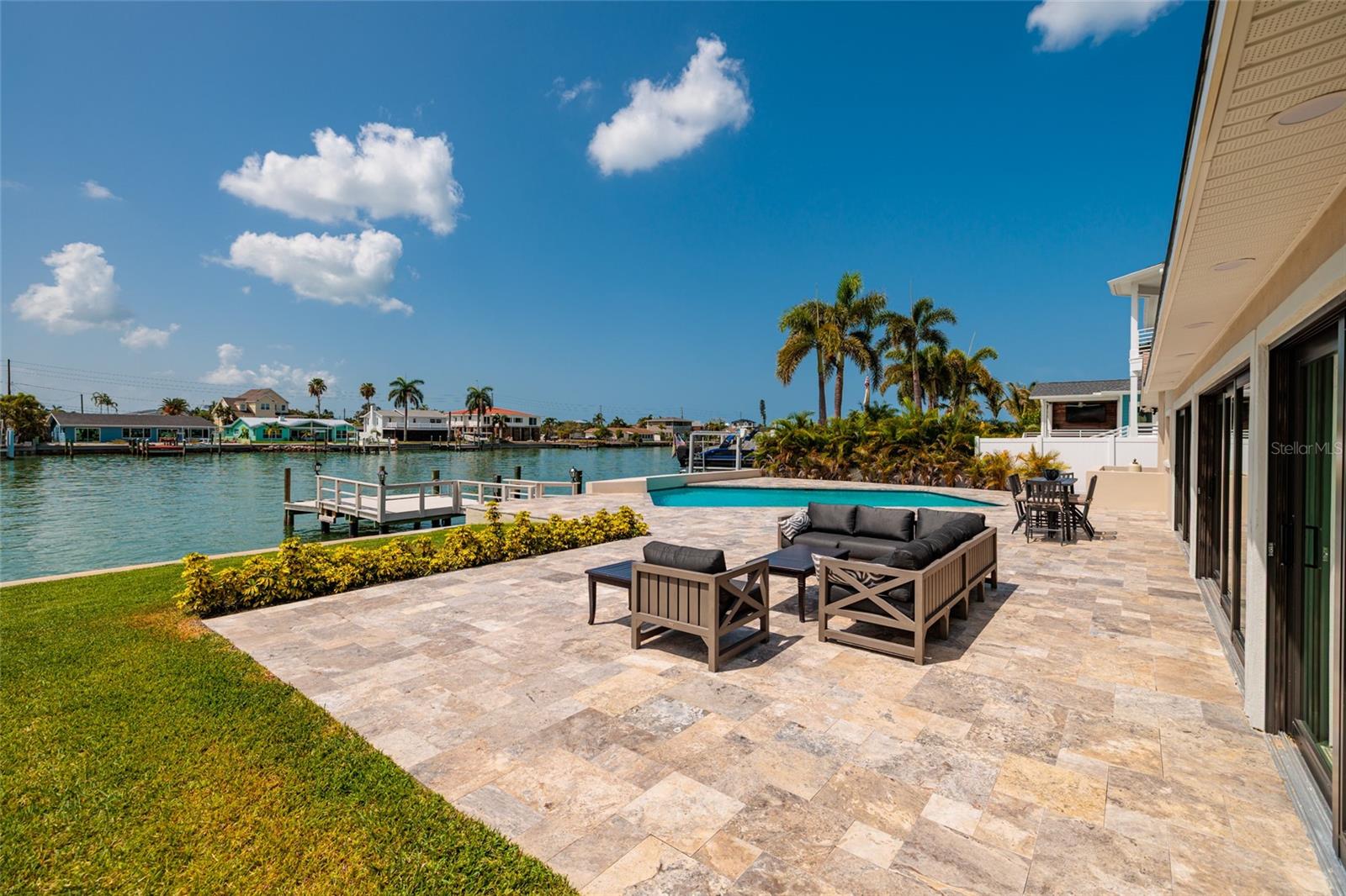 CAPRI ISLE - Residential