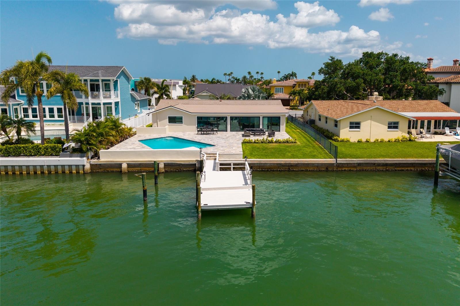CAPRI ISLE - Residential