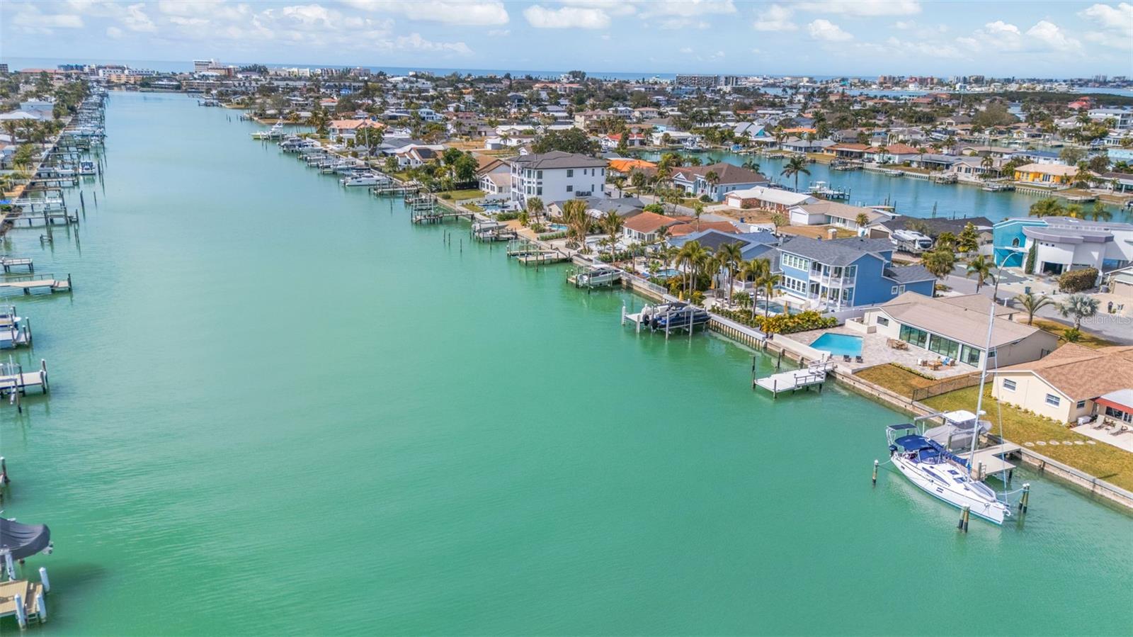 CAPRI ISLE - Residential