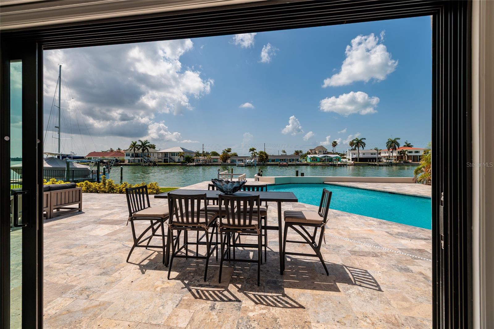 CAPRI ISLE - Residential