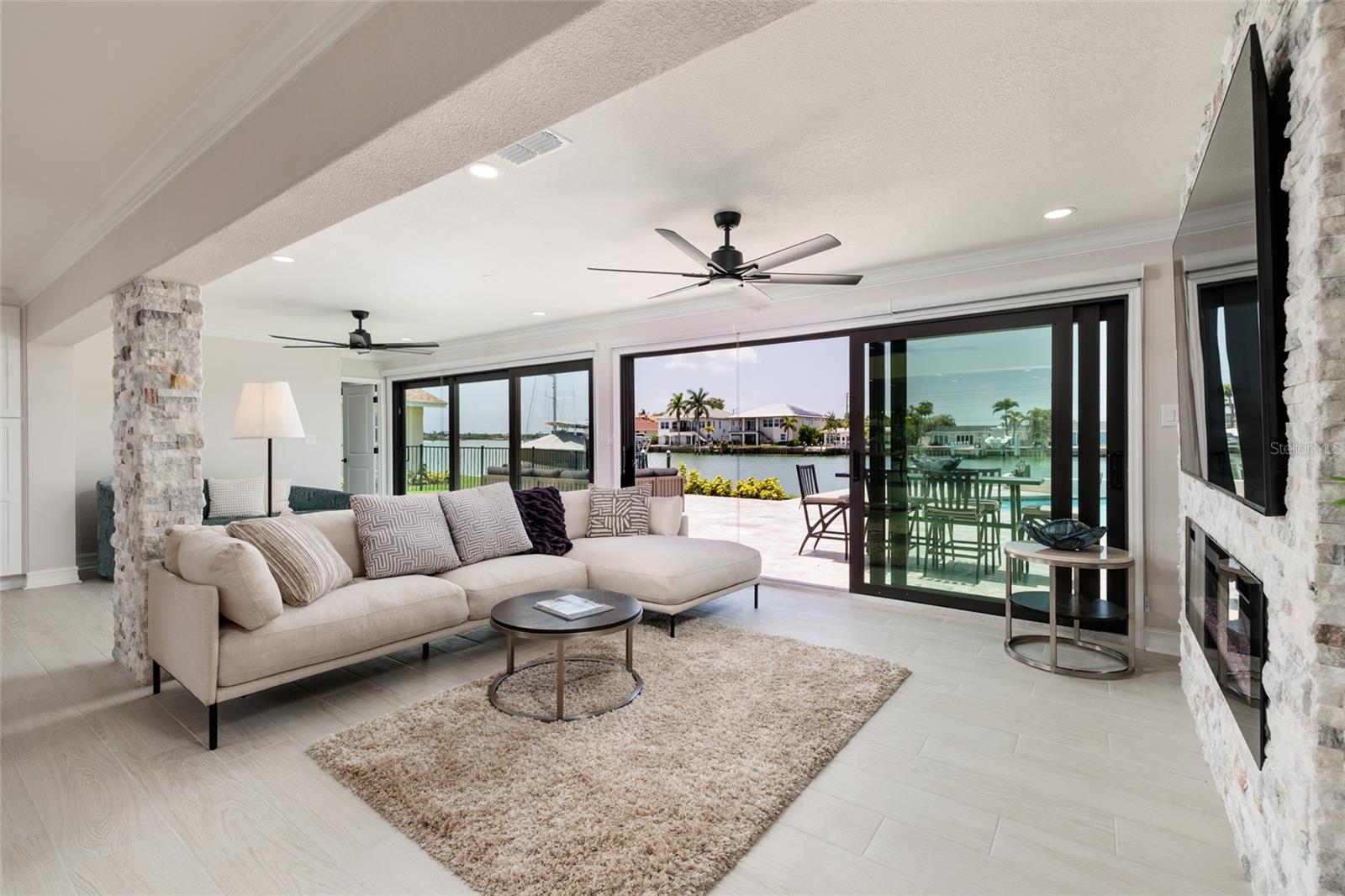 CAPRI ISLE - Residential